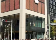 Apple Kalahkan Alphabet Google, Kapitalisasi Pasar Tembus US$4 Triliun di Tengah Guncangan Saham Teknologi