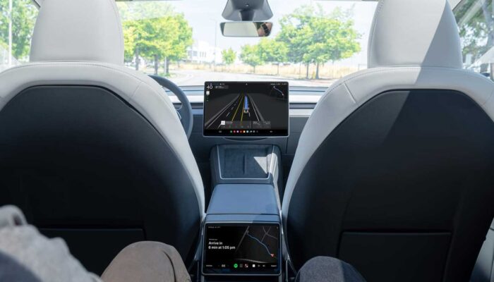 Tesla Rilis Aplikasi Robotaxi di Android, Perluas Akses Layanan Mobil Otonom Berbasis AI