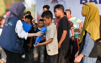 Bank Mandiri Salurkan Bantuan untuk Pendidikan dan UMKM di Nagari Kumango