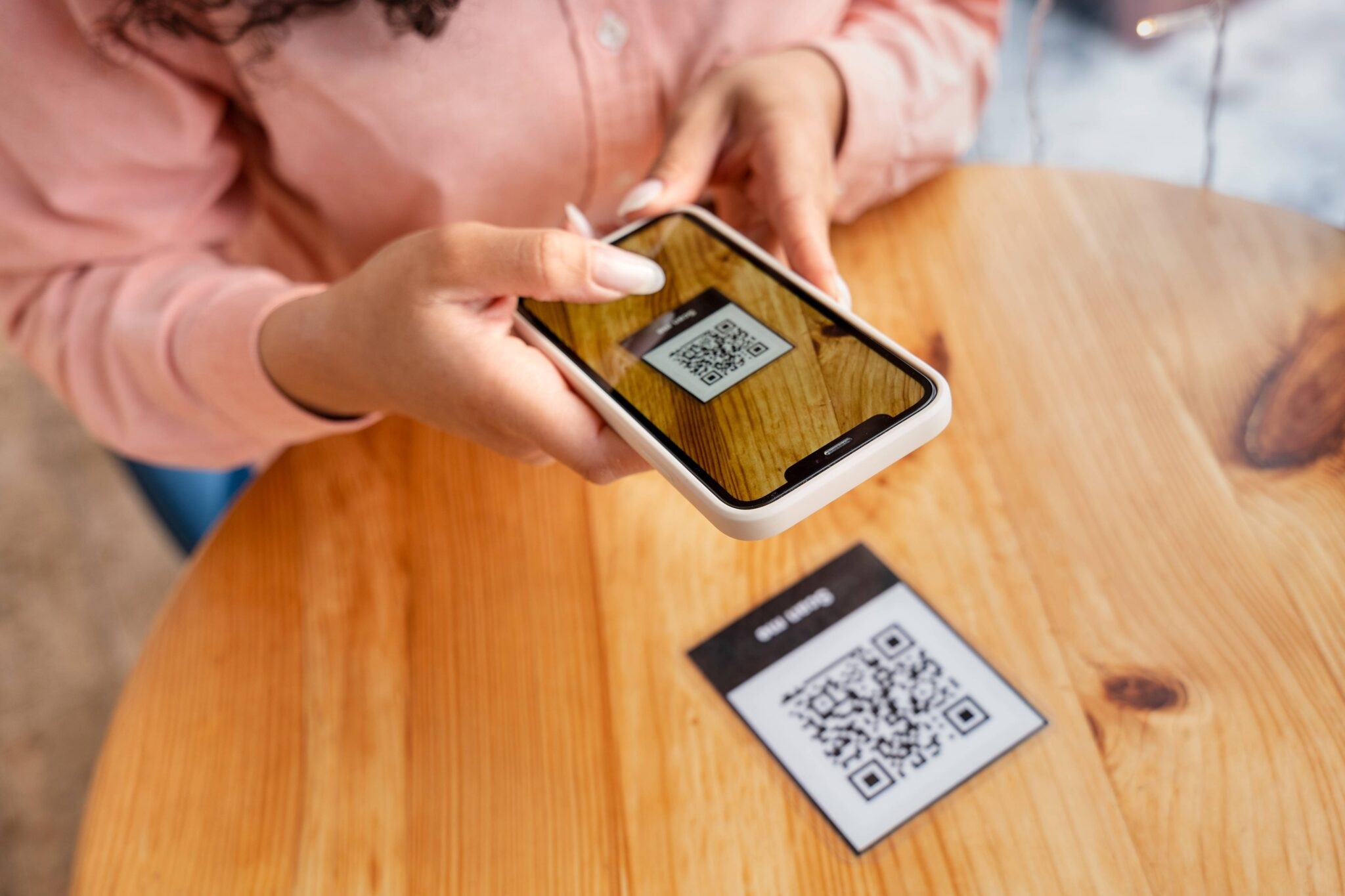 Persaingan Dompet Digital Memanas, QRIS Ubah Strategi DANA, GoPay, OVO, dan ShopeePay
