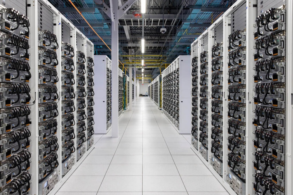 Produksi DRAM Samsung Beralih ke Outsourcing, Kapasitas HBM Digenjot